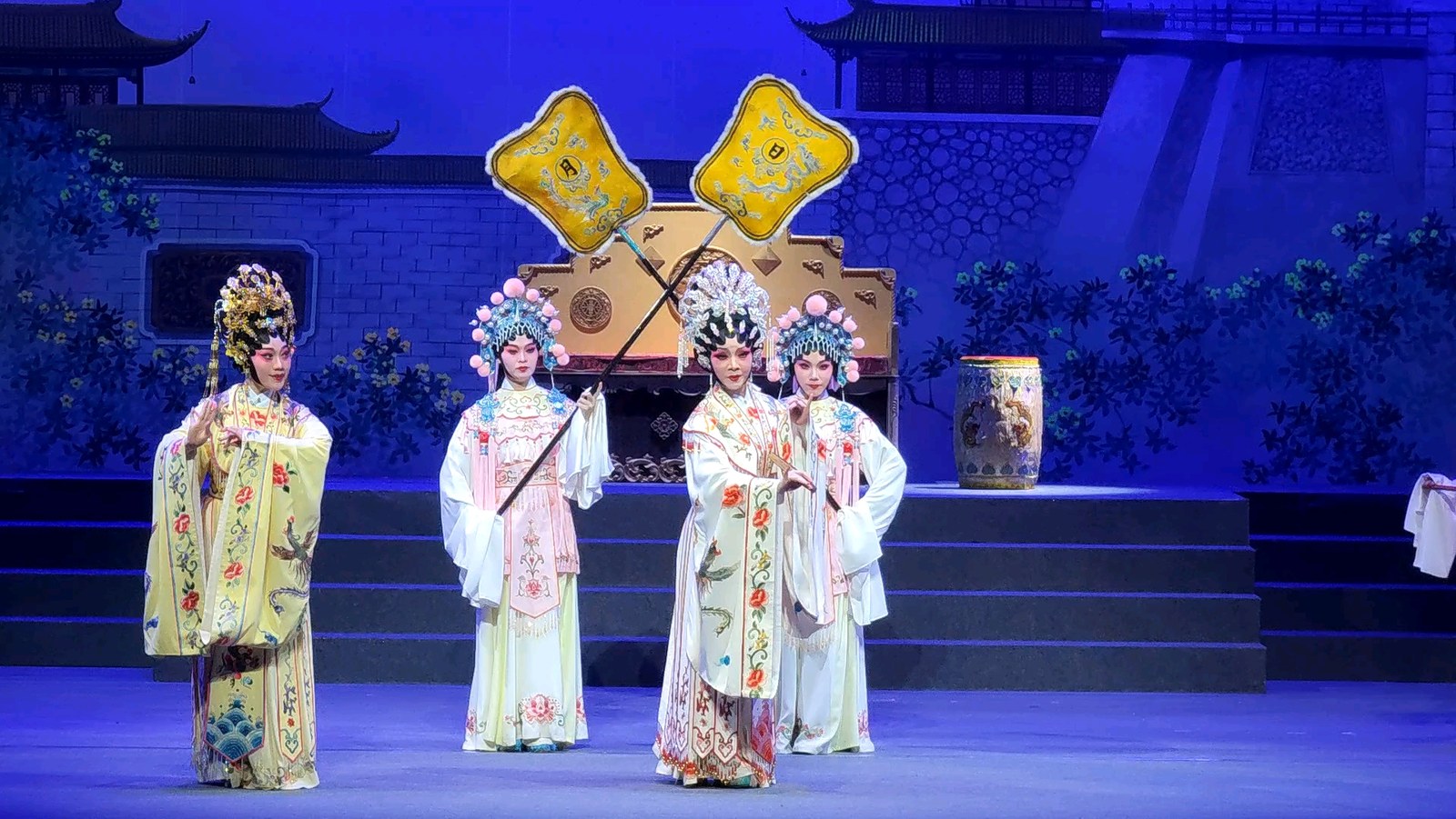 粤剧《帝女花》“树盟”剧照